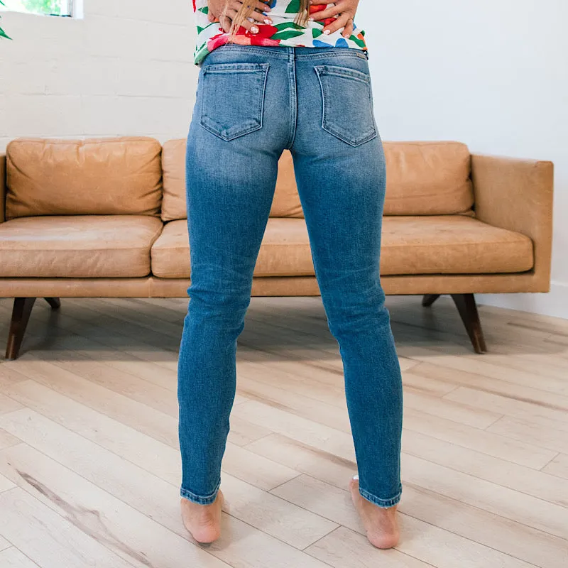 Sure! Here’s an optimized title for the product:

“KanCan Women’s Carmine Fitted Cigarette Jeans - Stylish Slim Fit, High Rise, Comfortable Stretch Denim”

This title incorporates relevant modifiers to enhance searchability and appeal.