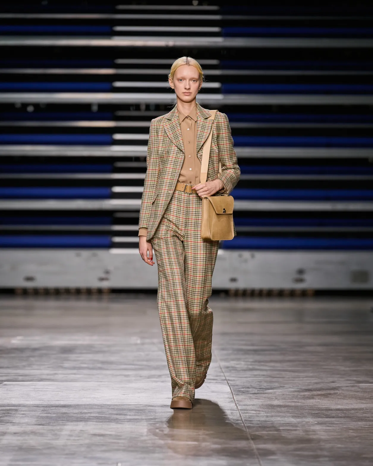 Kurze Jacke aus kariertem Woll-Stretch-Flanell