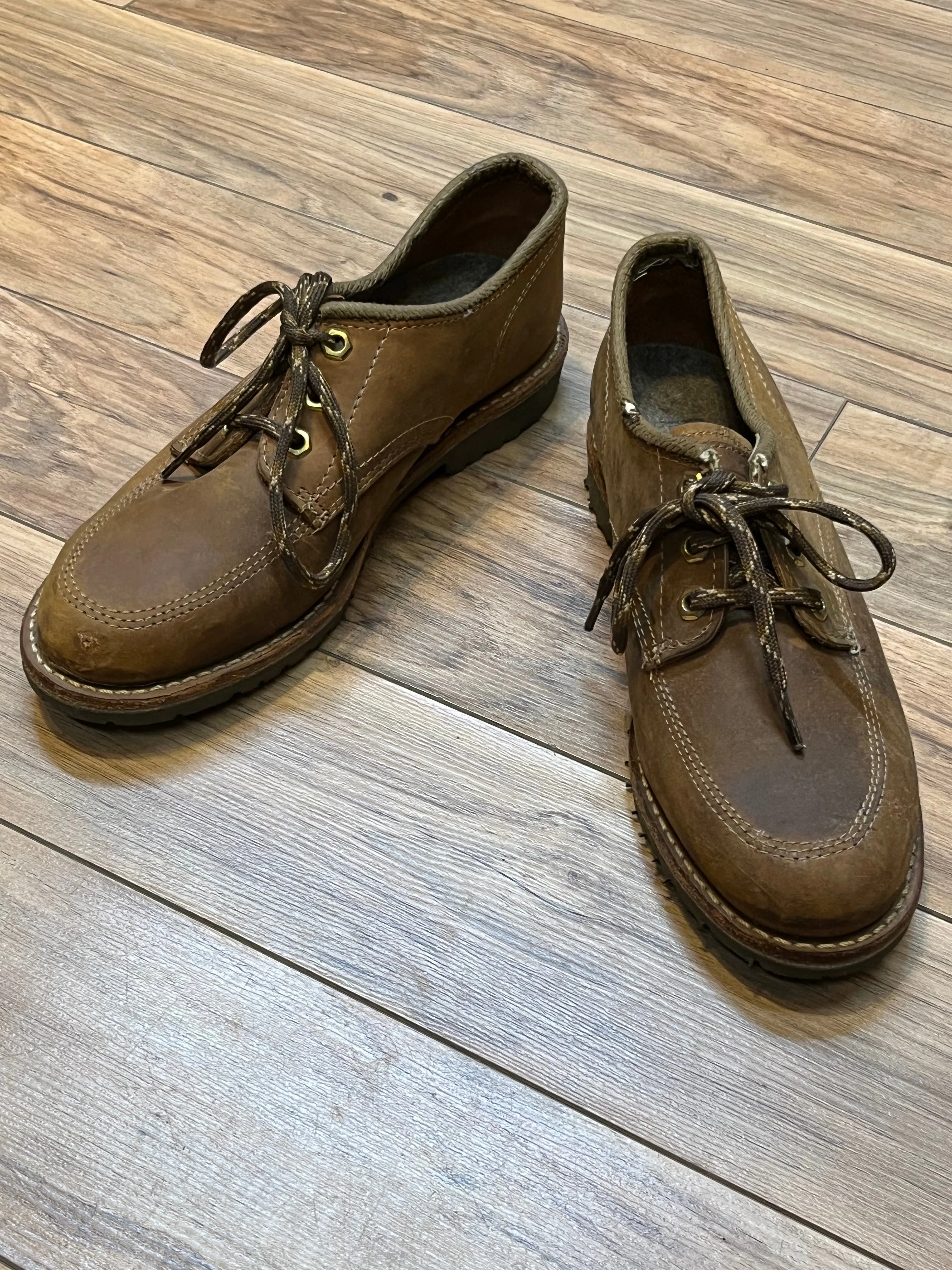 Vintage Prospector 1980’s Deadstock Moc Toe Brown Leather Shoes, Made in Canada, Womens US 9.5 SOLD